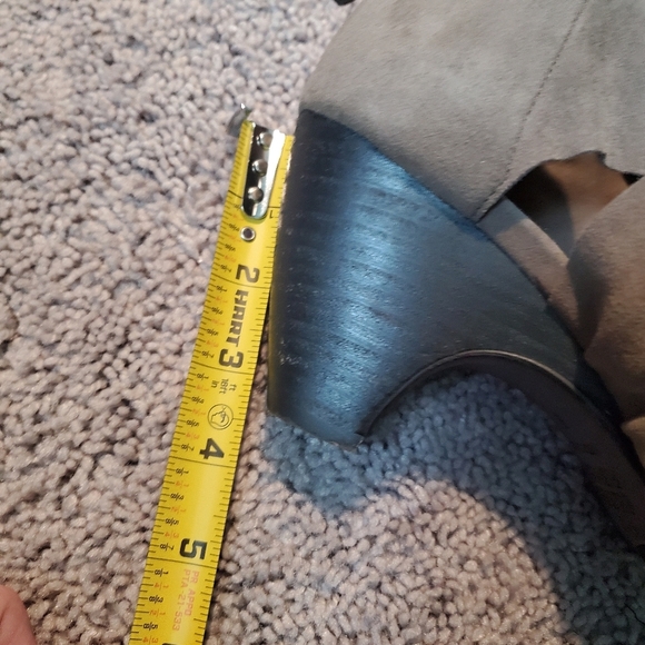 Eileen Fisher Women's Tan Suede Heels Size 9 - Picture 14 of 14